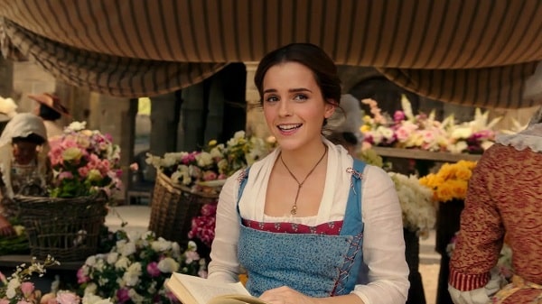 Trang phục ngày thường của nàng Belle được lấy cảm hứng từ những người nông dân pháp thế kỷ 18