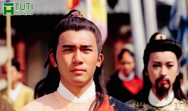 Cô gái Đồ Long (1986) là bộ phim Lương Triều Vỹ đóng vai chính Trương Vô Kỵ