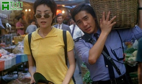 Lương Triều Vỹ đóng vai anh cảnh sát số 633 trong Trùng Khánh Sâm Lâm 1994